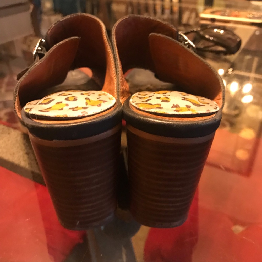 Blue suede buckle slides - Picture 3 of 3